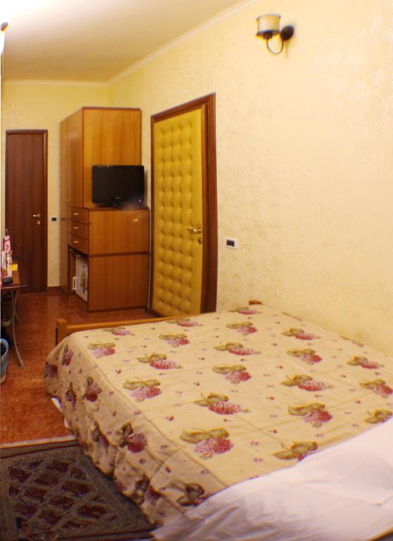 רומא Caligola Resort מראה חיצוני תמונה