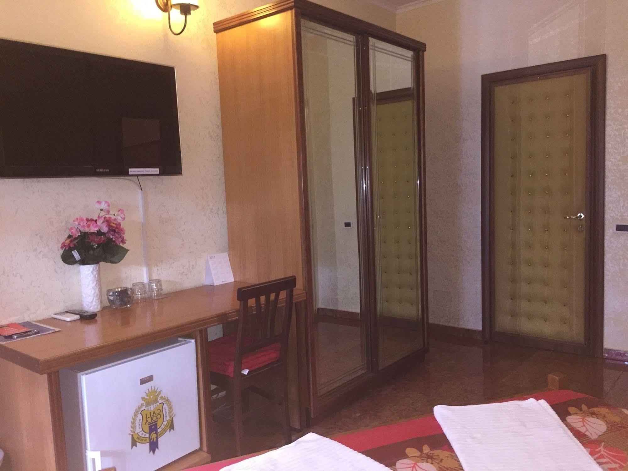 רומא Caligola Resort מראה חיצוני תמונה